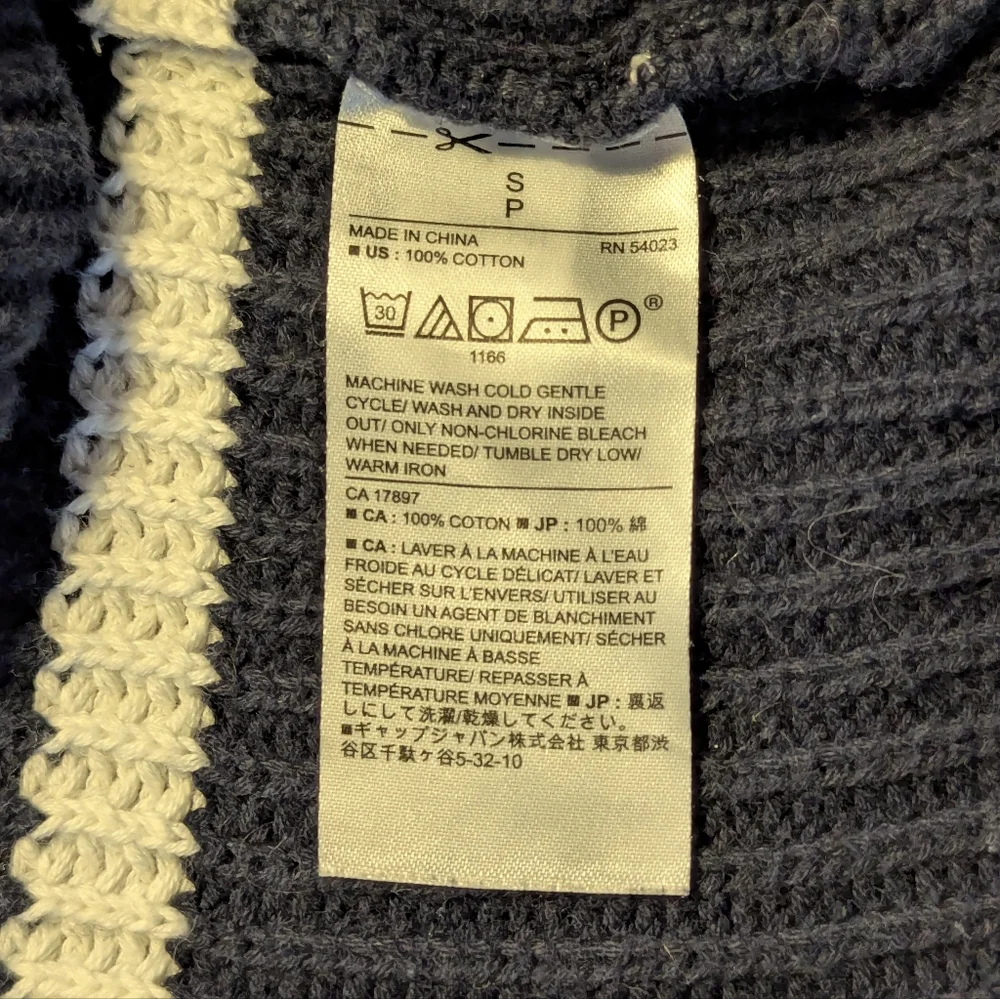 🌼 Banana Republic - Blue & White Striped Sweater - Picture 5 of 5